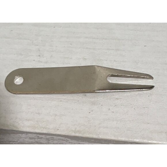 Glen Abbey Golf Club Divot Repair Tool Golf Accessory Metal Design - Picture 4 of 4